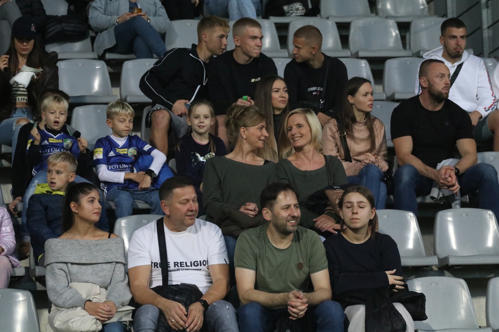 Ponad pięć tysięcy kibiców dopingowało Miedź Legnica