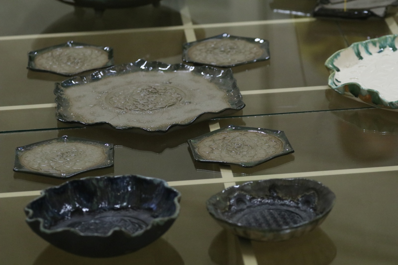 W Domu Kultury Atrium można podziwiać makramy i ceramikę