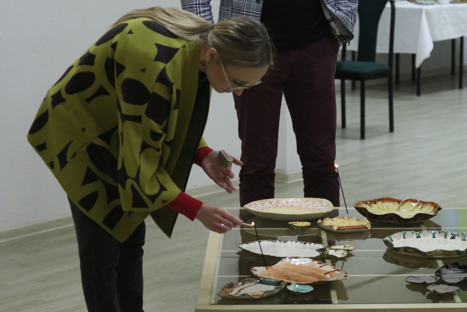 W Domu Kultury Atrium można podziwiać makramy i ceramikę