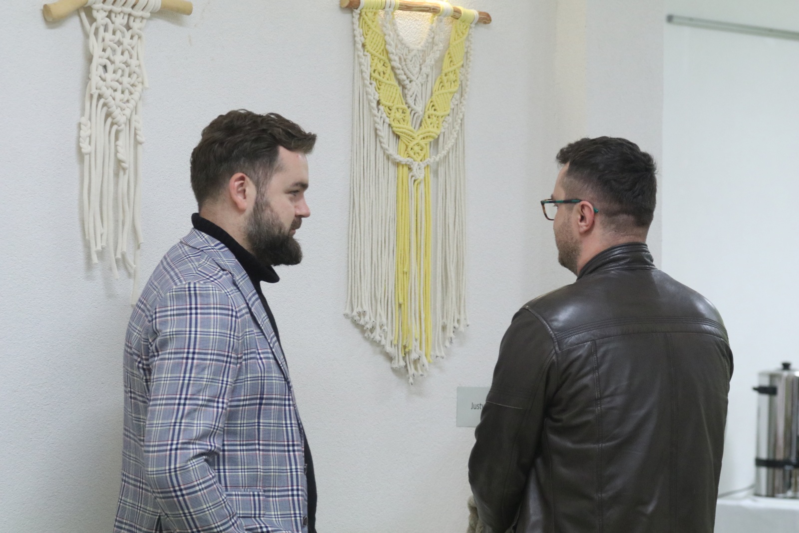 W Domu Kultury Atrium można podziwiać makramy i ceramikę