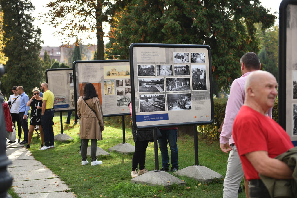 Legniczanie odkrywali tajemnice legnickiego cmentarza