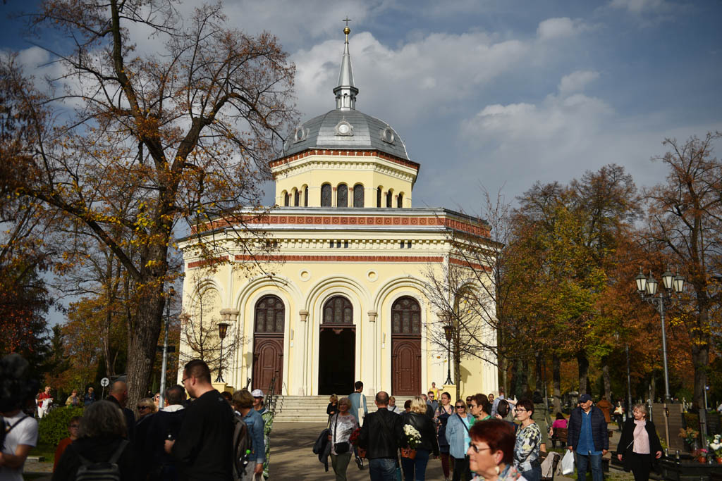 Legniczanie odkrywali tajemnice legnickiego cmentarza