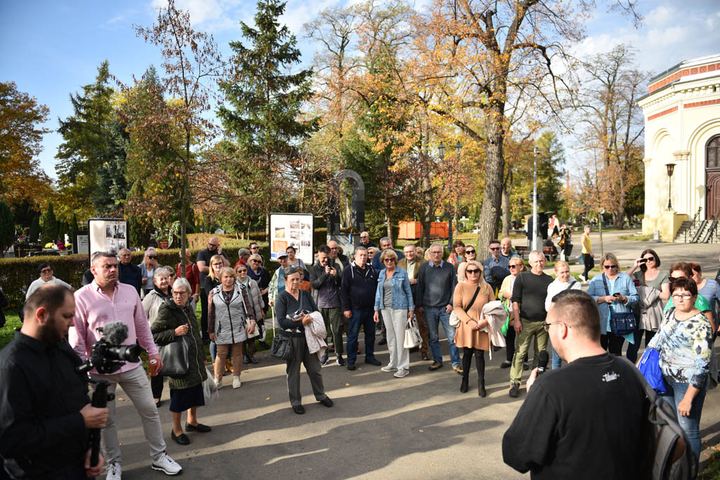 Legniczanie odkrywali tajemnice legnickiego cmentarza