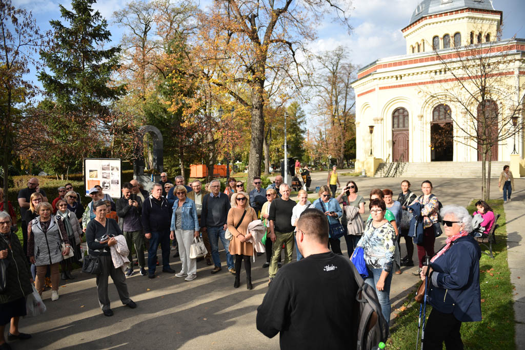 Legniczanie odkrywali tajemnice legnickiego cmentarza