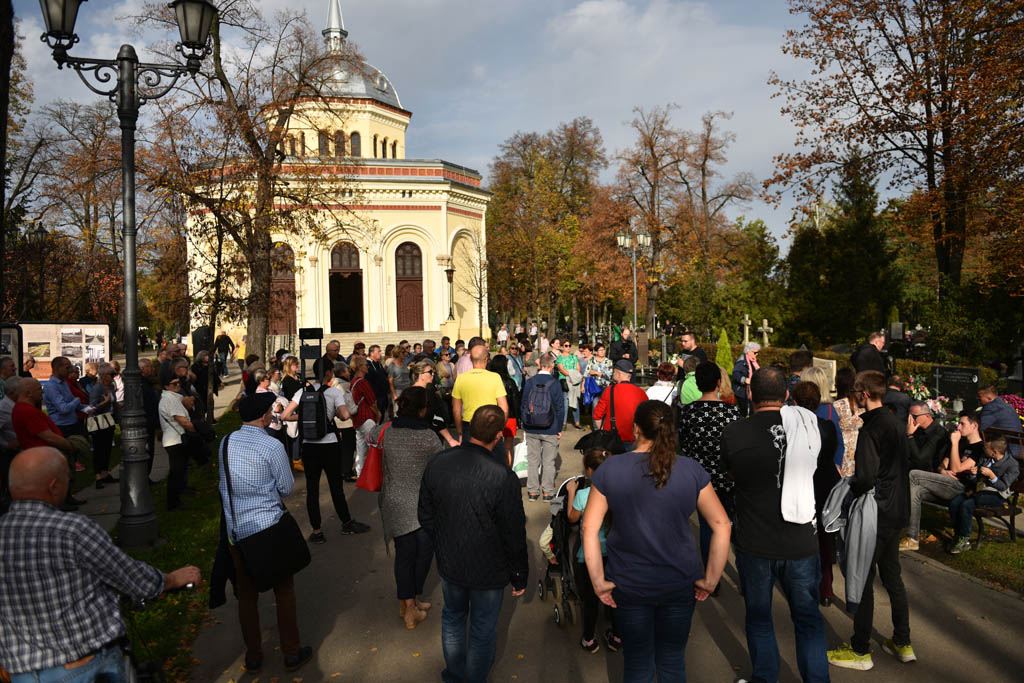Legniczanie odkrywali tajemnice legnickiego cmentarza