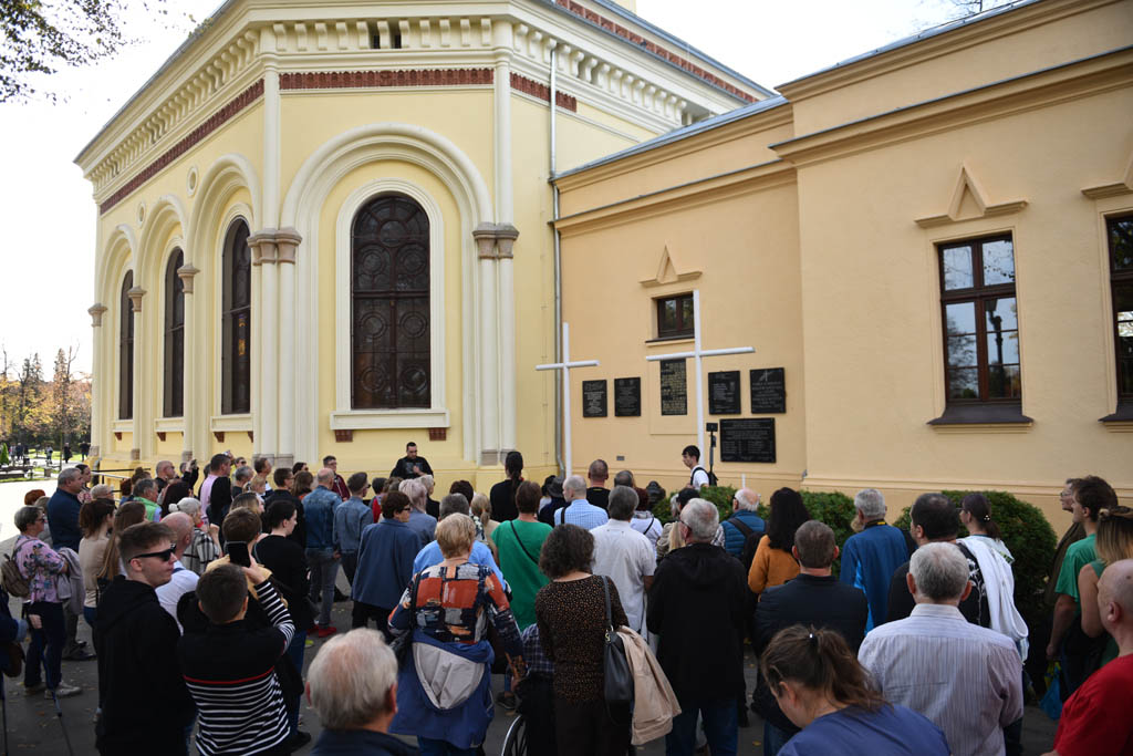 Legniczanie odkrywali tajemnice legnickiego cmentarza