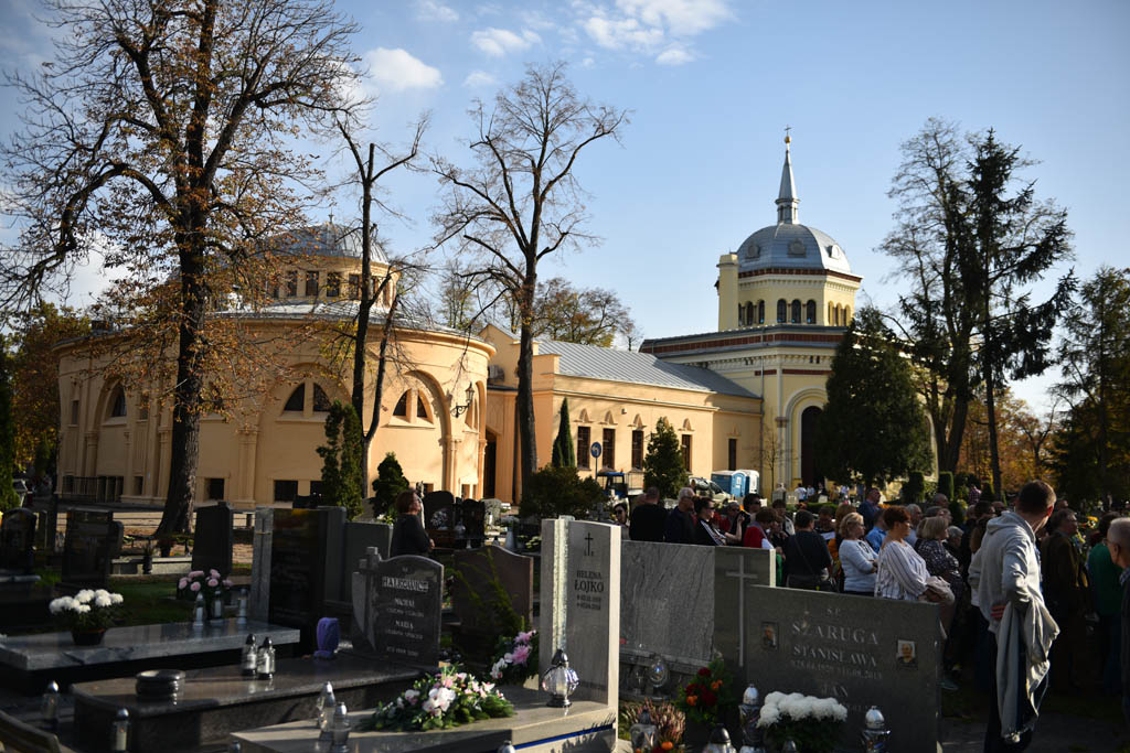 Legniczanie odkrywali tajemnice legnickiego cmentarza