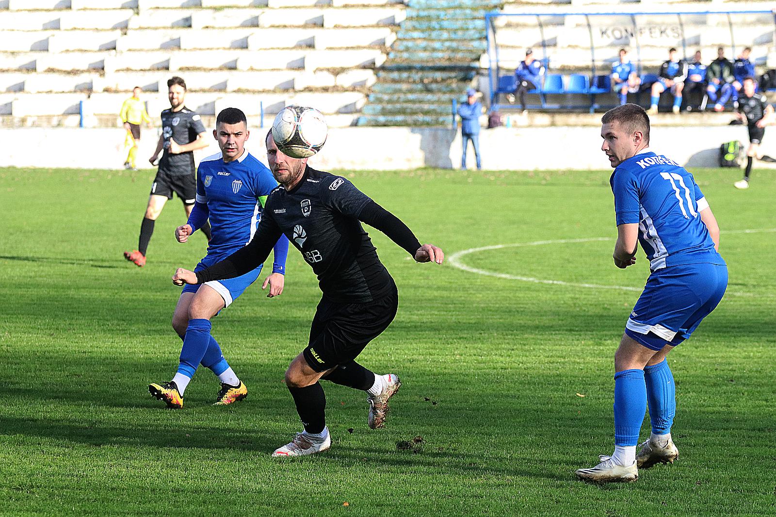 Konfeks Legnica wygrywa ze Zrywem Kłębanowice