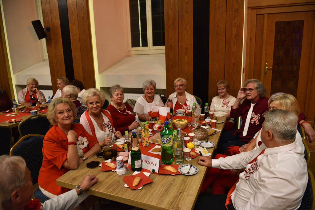 A u Piłsudskiego wielki raut. Bawili się seniorzy