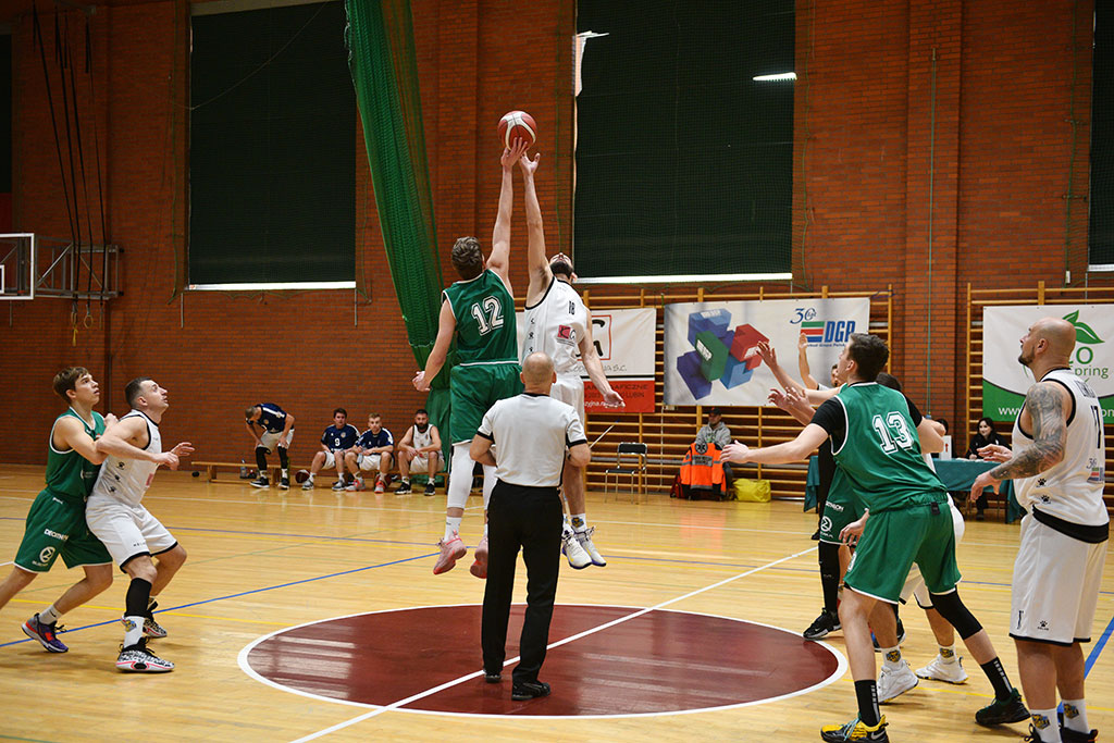 SKM Zastal Zielona Góra wysoko przegrał z legnickim Basketem