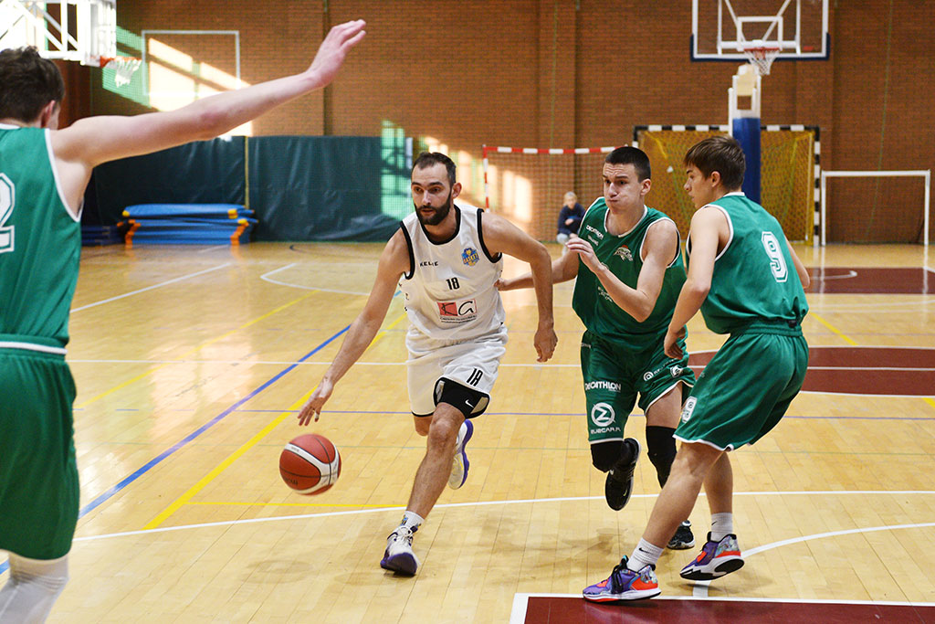 SKM Zastal Zielona Góra wysoko przegrał z legnickim Basketem