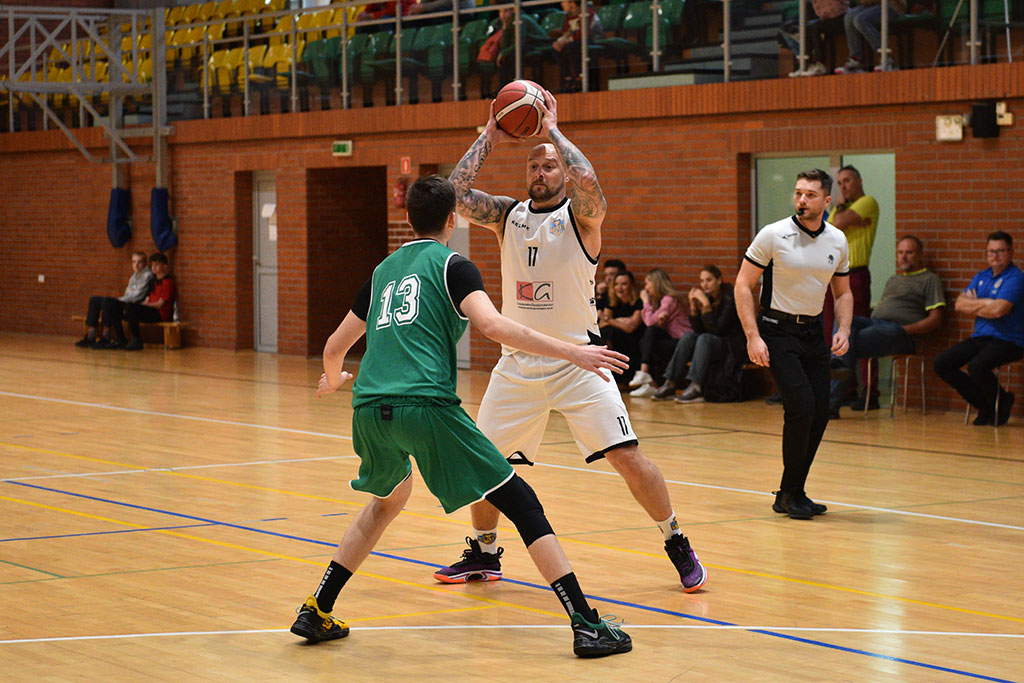 SKM Zastal Zielona Góra wysoko przegrał z legnickim Basketem