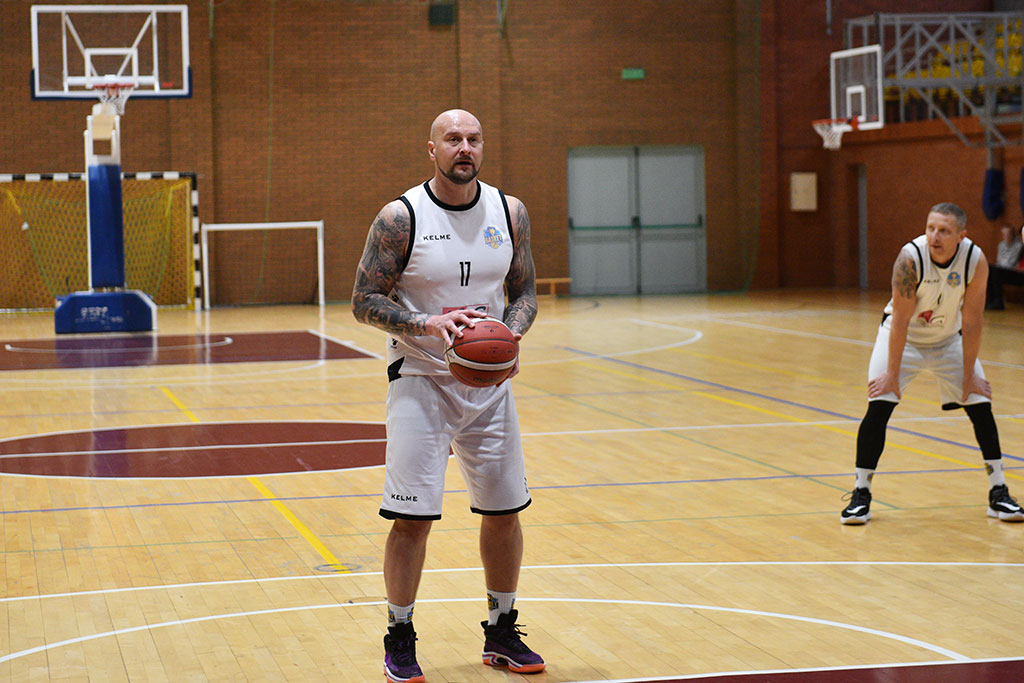 SKM Zastal Zielona Góra wysoko przegrał z legnickim Basketem