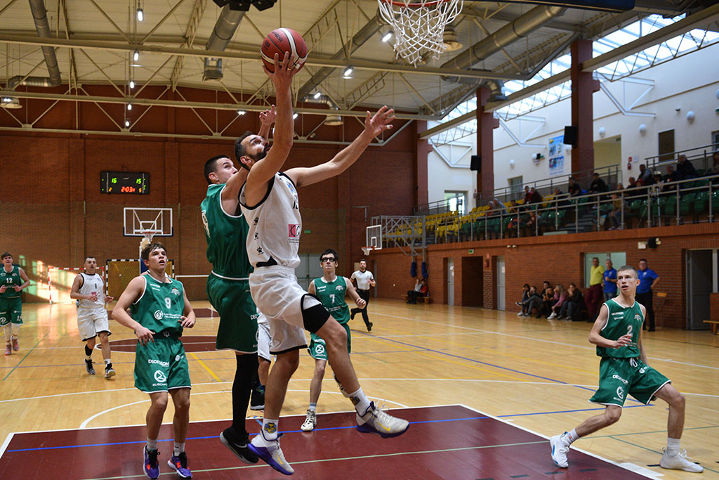 SKM Zastal Zielona Góra wysoko przegrał z legnickim Basketem