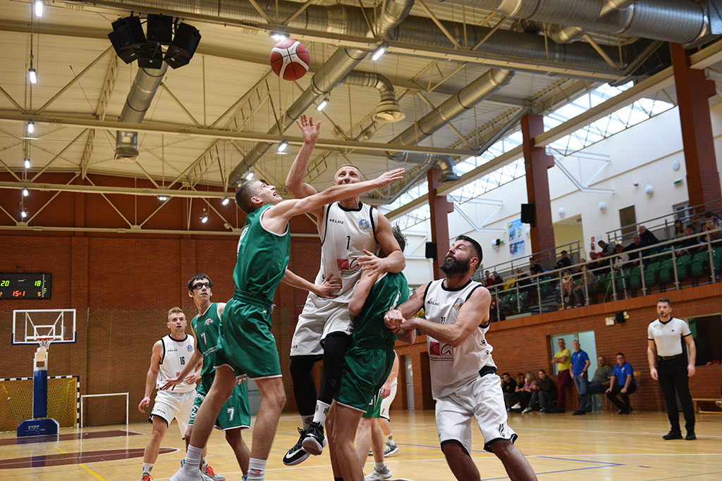 SKM Zastal Zielona Góra wysoko przegrał z legnickim Basketem