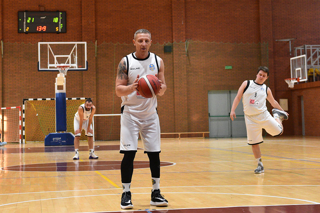 SKM Zastal Zielona Góra wysoko przegrał z legnickim Basketem