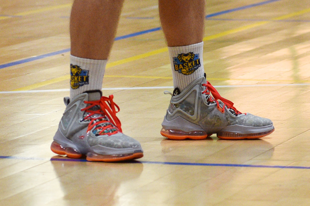 SKM Zastal Zielona Góra wysoko przegrał z legnickim Basketem