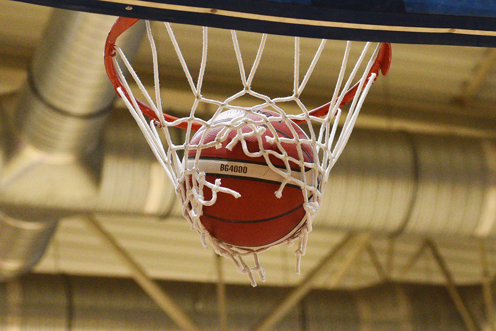 SKM Zastal Zielona Góra wysoko przegrał z legnickim Basketem