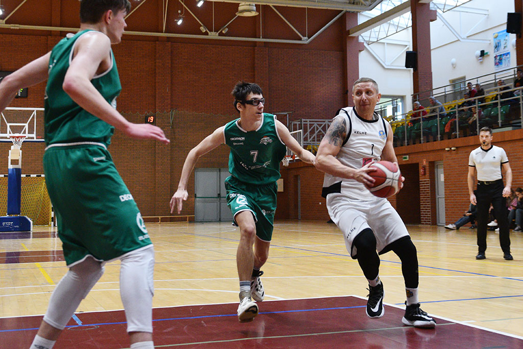 SKM Zastal Zielona Góra wysoko przegrał z legnickim Basketem