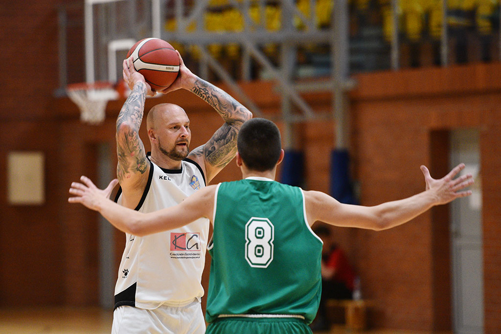 SKM Zastal Zielona Góra wysoko przegrał z legnickim Basketem