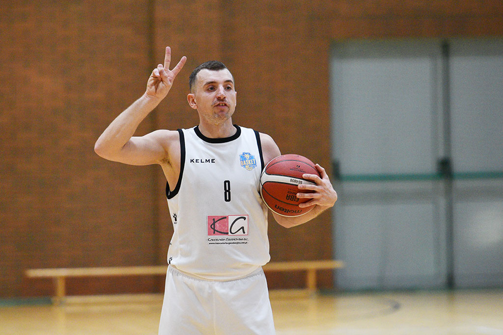 SKM Zastal Zielona Góra wysoko przegrał z legnickim Basketem