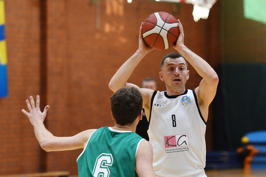 SKM Zastal Zielona Góra wysoko przegrał z legnickim Basketem