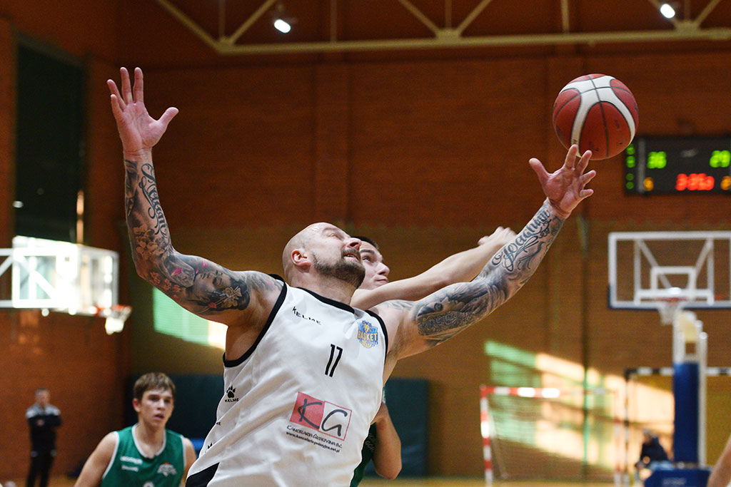 SKM Zastal Zielona Góra wysoko przegrał z legnickim Basketem