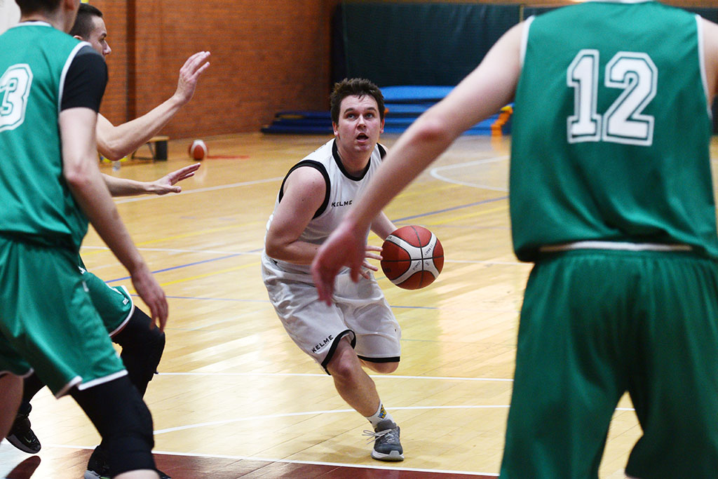 SKM Zastal Zielona Góra wysoko przegrał z legnickim Basketem