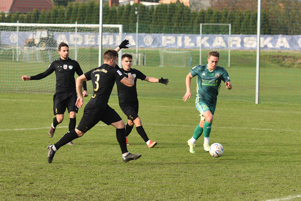 Tylko jeden punkt Miedzi II Legnica z Cariną Gubin