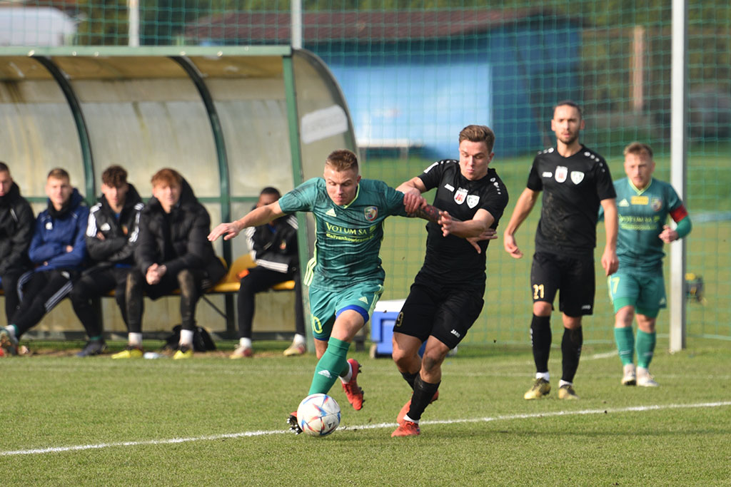Tylko jeden punkt Miedzi II Legnica z Cariną Gubin