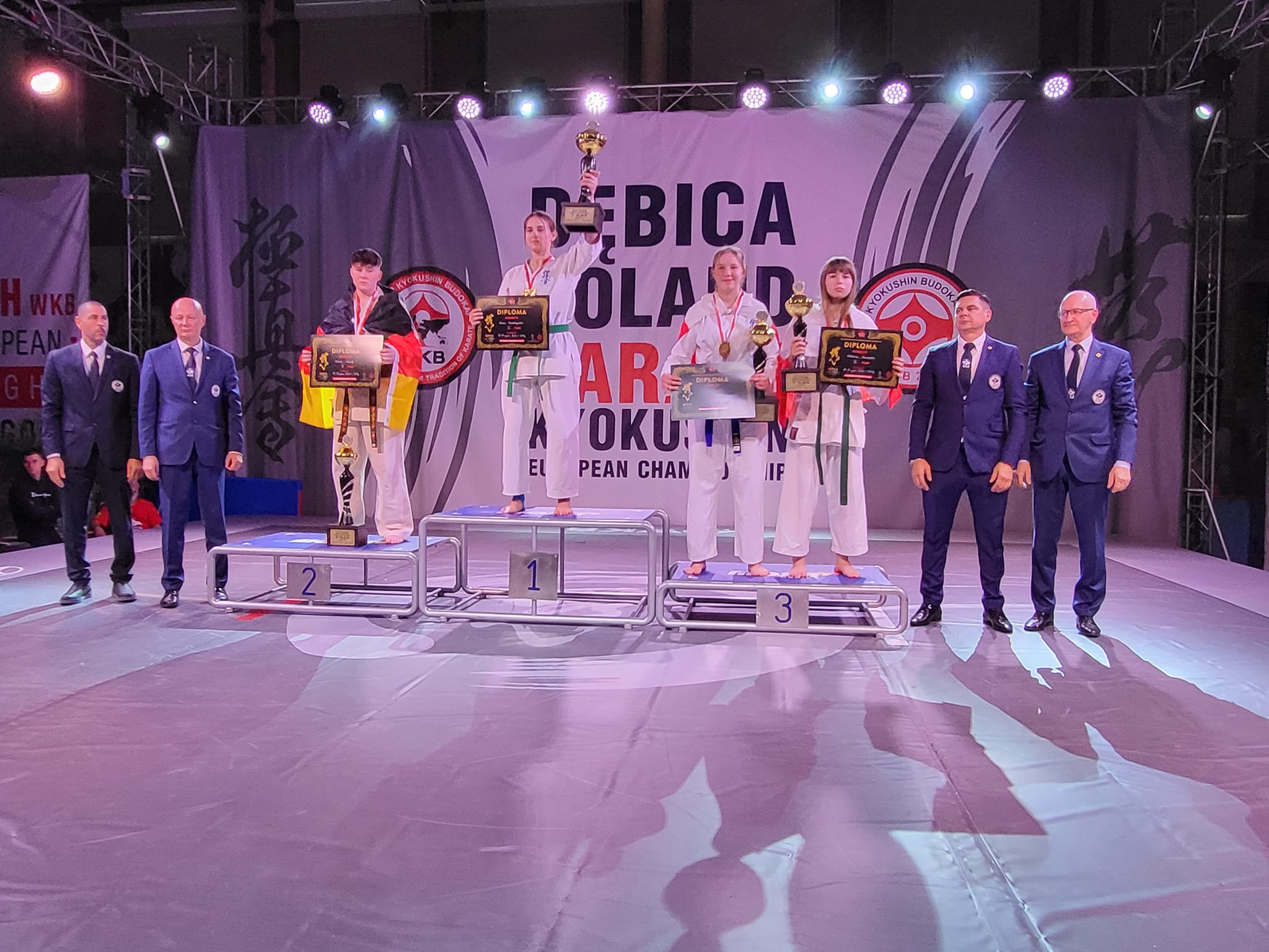 Medale legniczan w Mistrzostwach Europy Karate Kyokushin