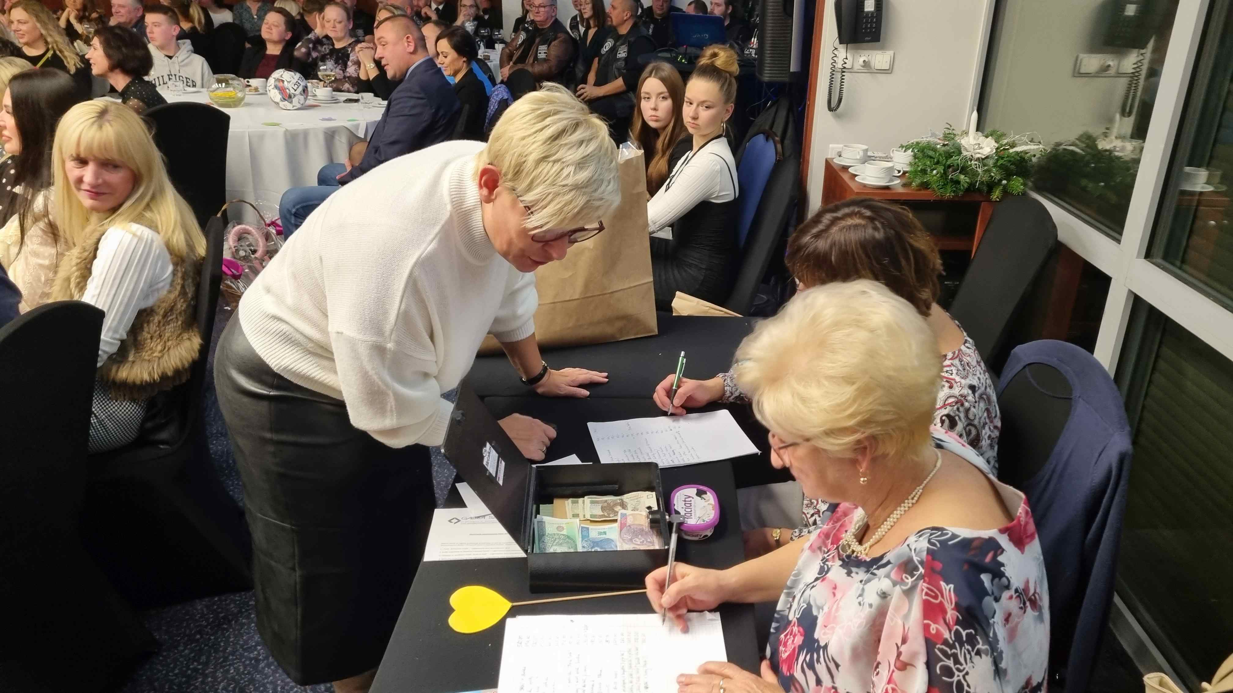 Jubileuszowa aukcja charytatywna Stowarzyszenia „Otwórz Serce”