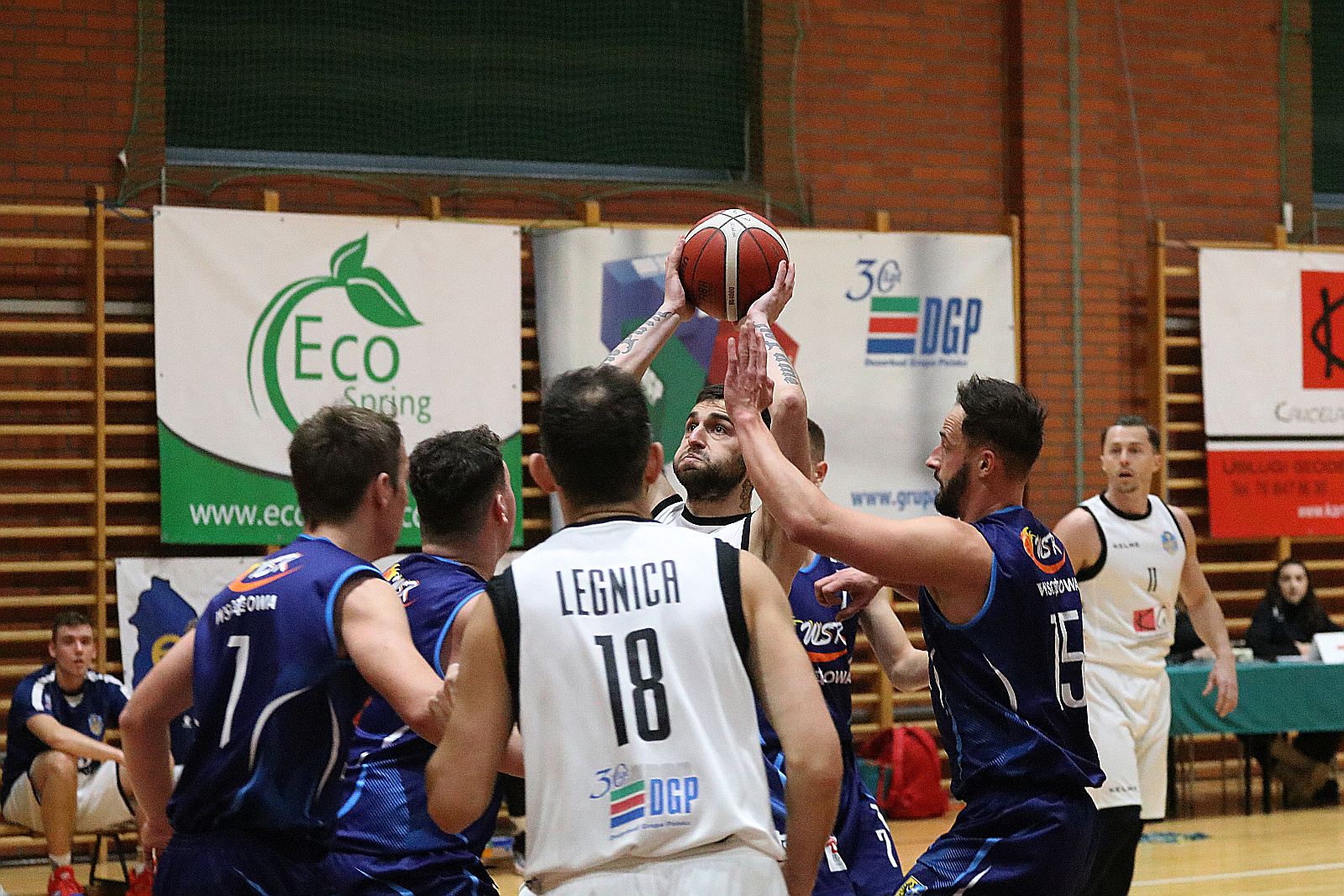 Koszykarze Basketu Legnica gładko wygrywają z WTS Wschowa