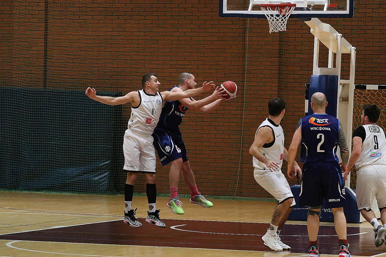 Koszykarze Basketu Legnica gładko wygrywają z WTS Wschowa