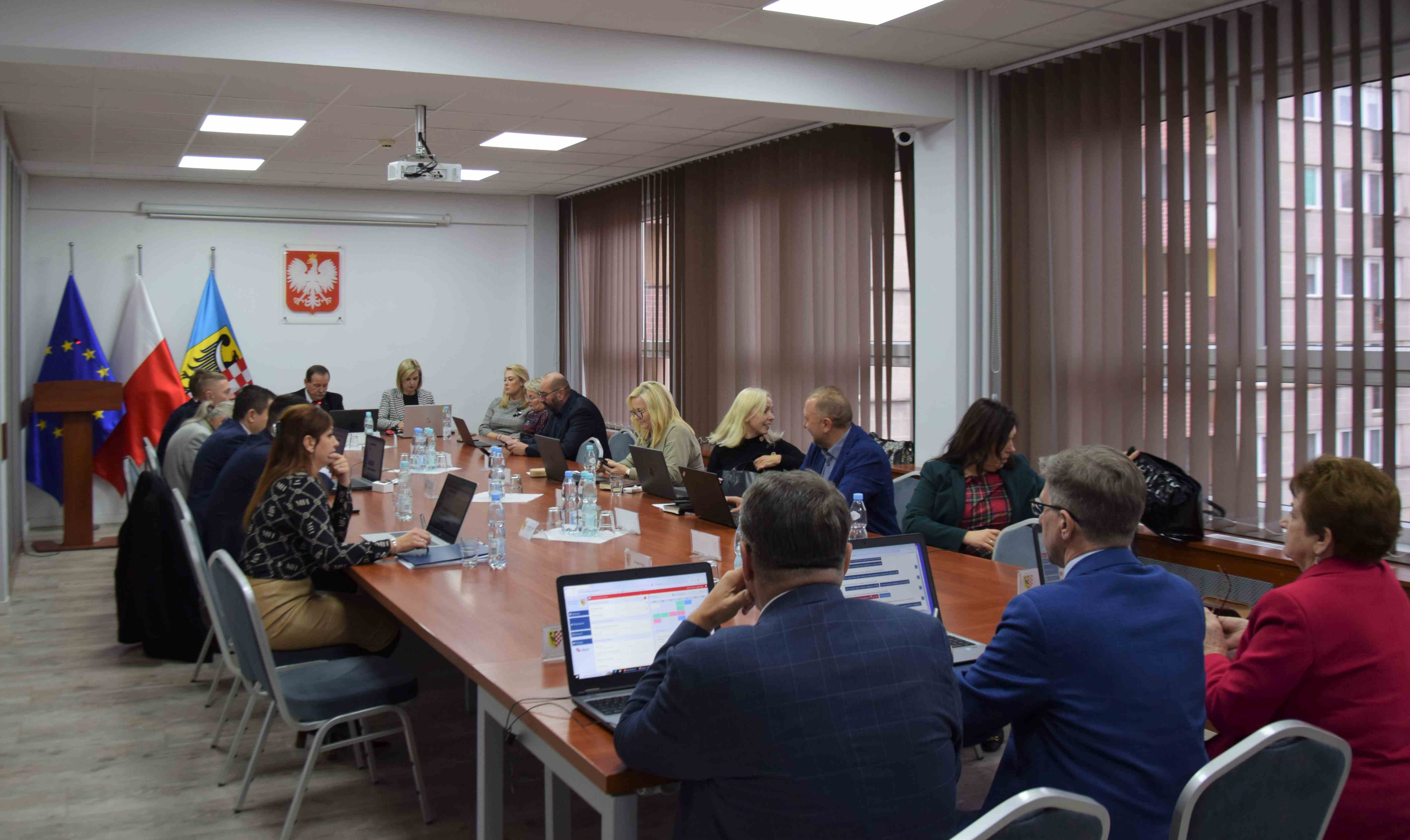 Radni powiatowi obradowali na kolejnej sesji