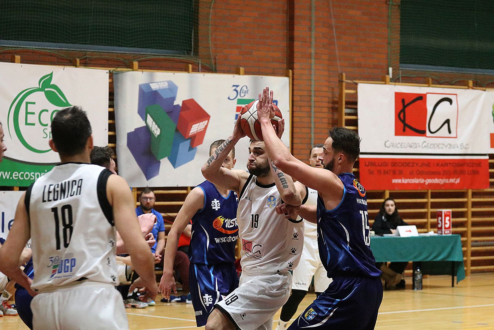 Koszykarze Basketu Legnica gładko wygrywają z WTS Wschowa