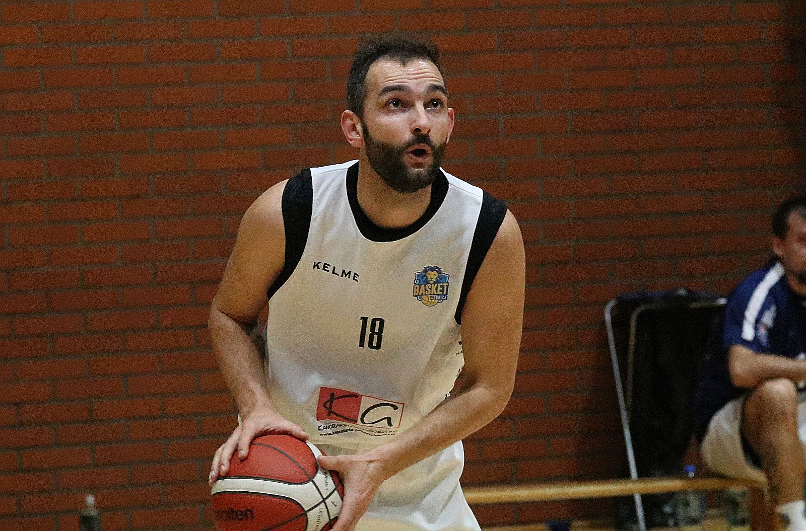 Koszykarze Basketu Legnica gładko wygrywają z WTS Wschowa