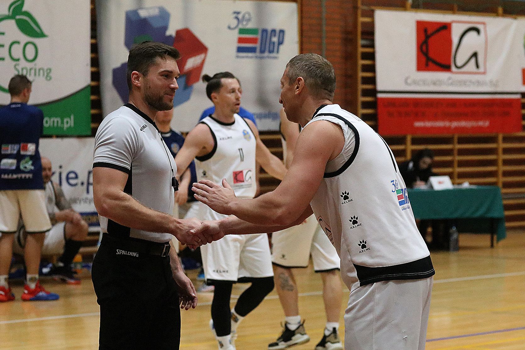 Koszykarze Basketu Legnica gładko wygrywają z WTS Wschowa