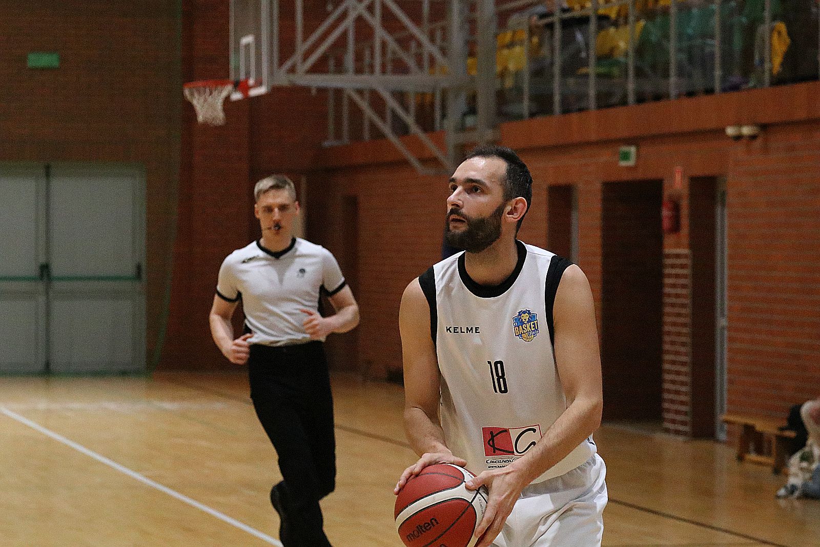 Koszykarze Basketu Legnica gładko wygrywają z WTS Wschowa