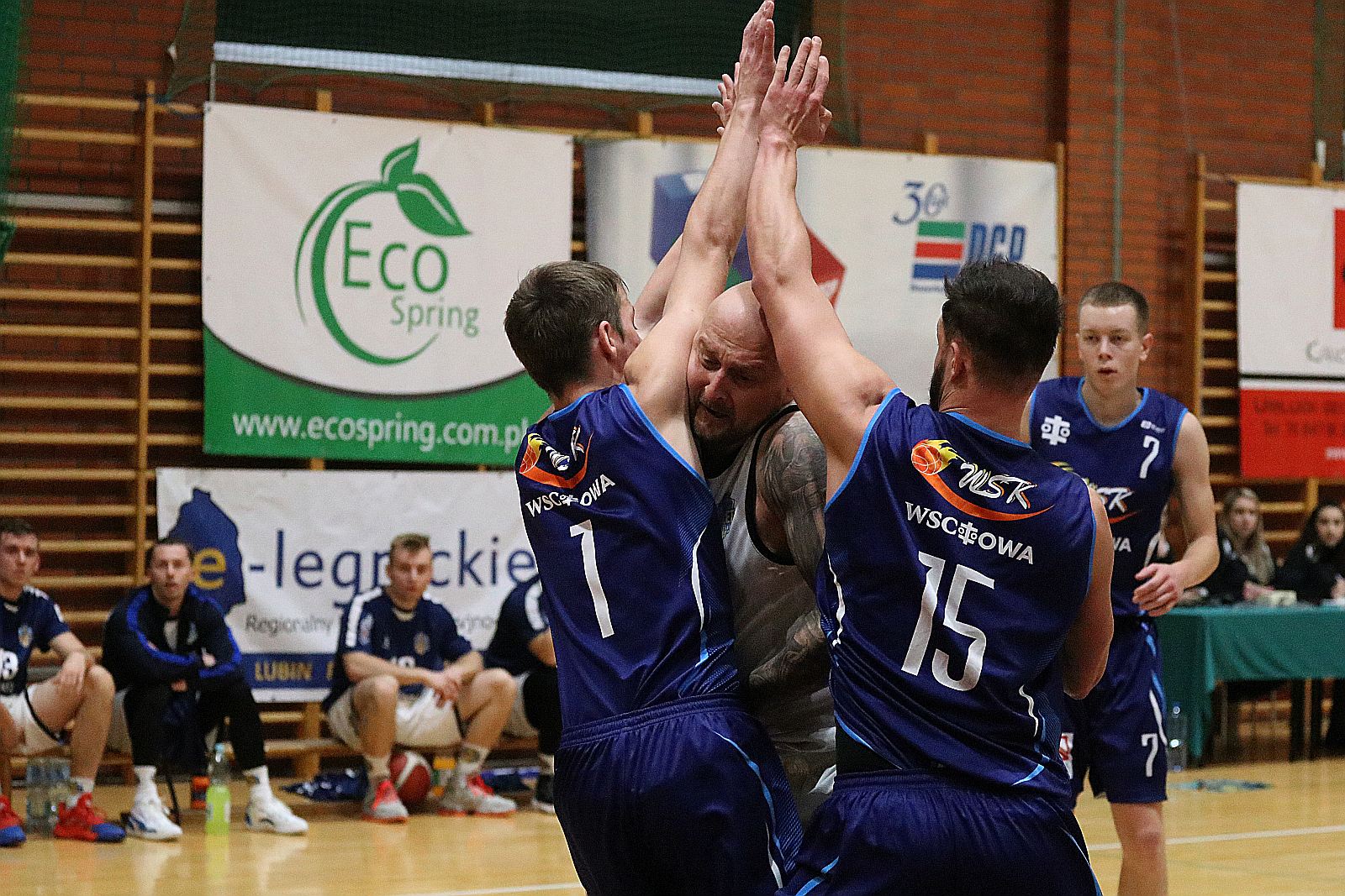 Koszykarze Basketu Legnica gładko wygrywają z WTS Wschowa