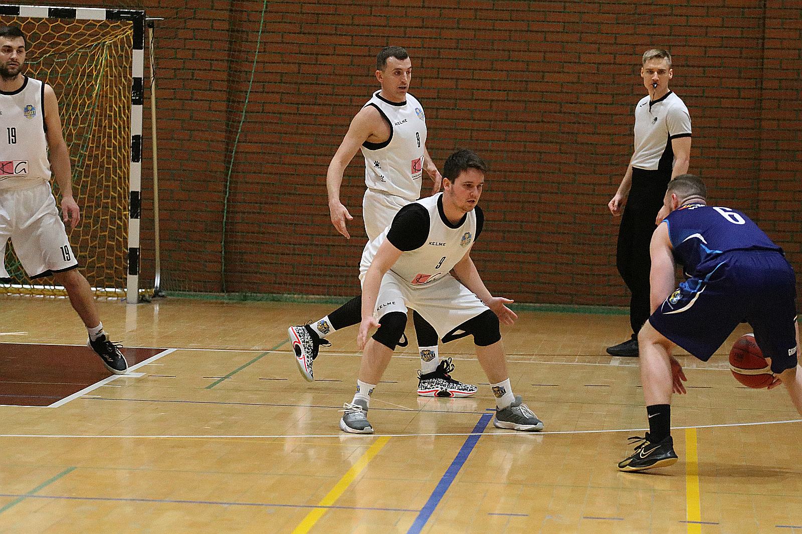Koszykarze Basketu Legnica gładko wygrywają z WTS Wschowa
