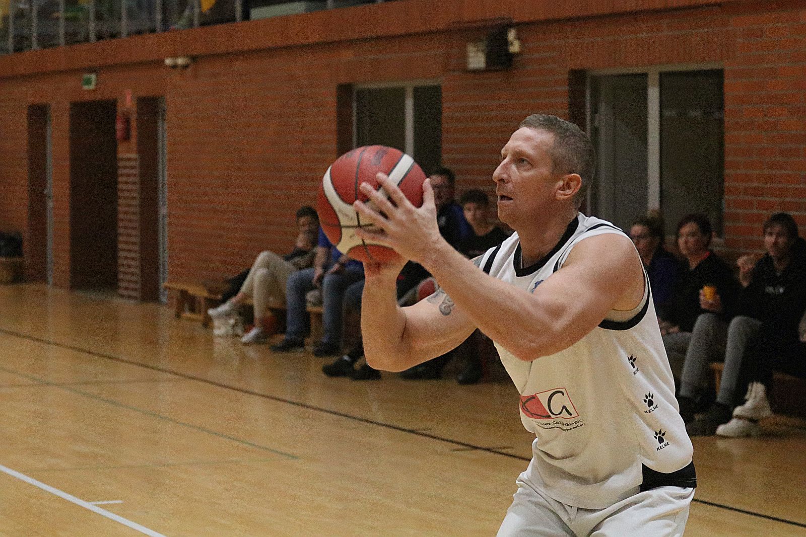 Koszykarze Basketu Legnica gładko wygrywają z WTS Wschowa