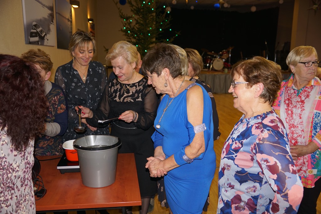 Spotkanie andrzejkowe klubu senior plus Spotkanie andrz