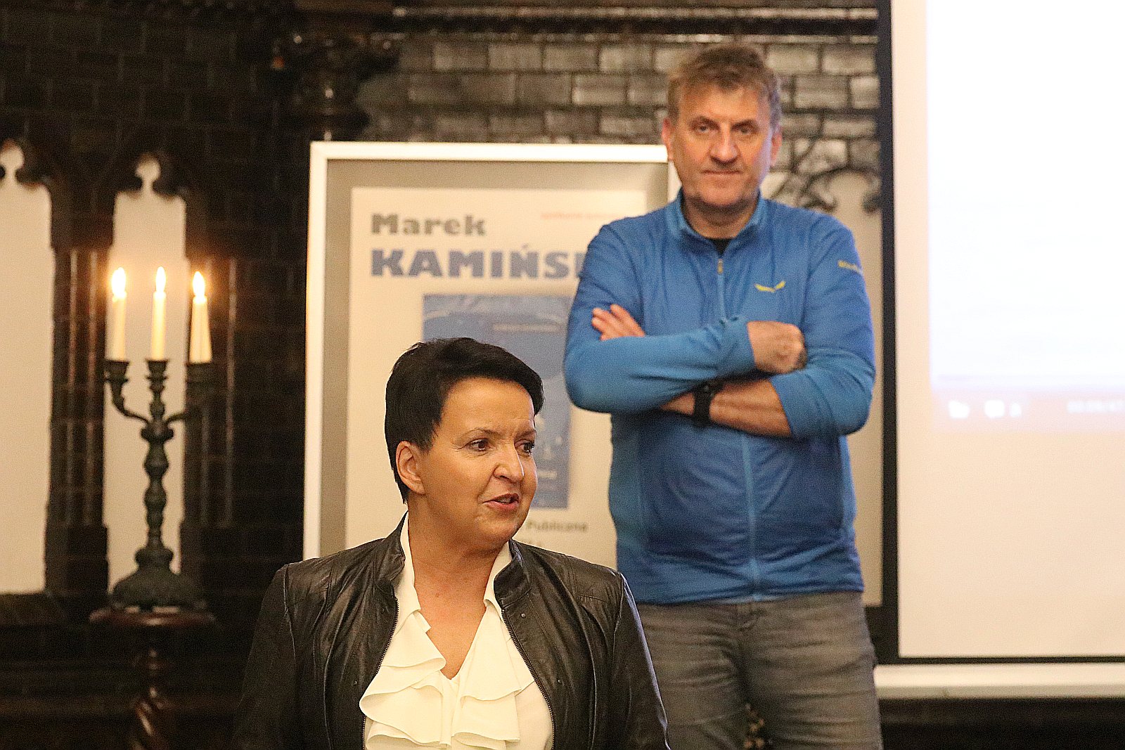 Zdobywali bieguny z Markiem Kamińskim w legnickiej bibliotece