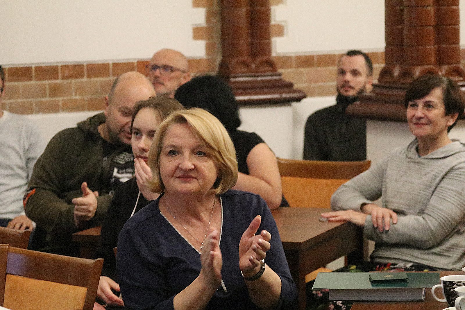 Zdobywali bieguny z Markiem Kamińskim w legnickiej bibliotece