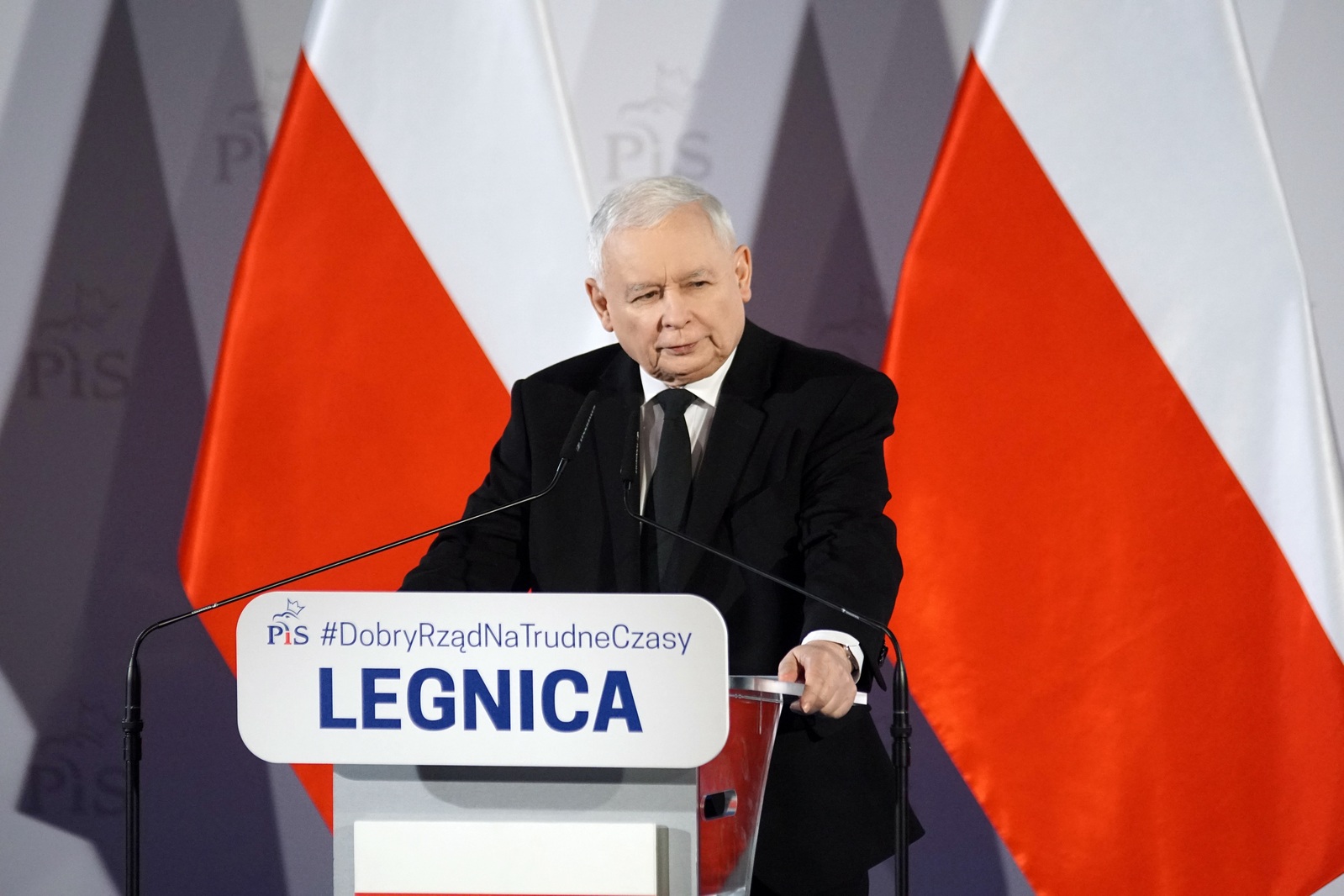 Kaczyński przemawiał do „swoich” w legnickim hotelu Qubus