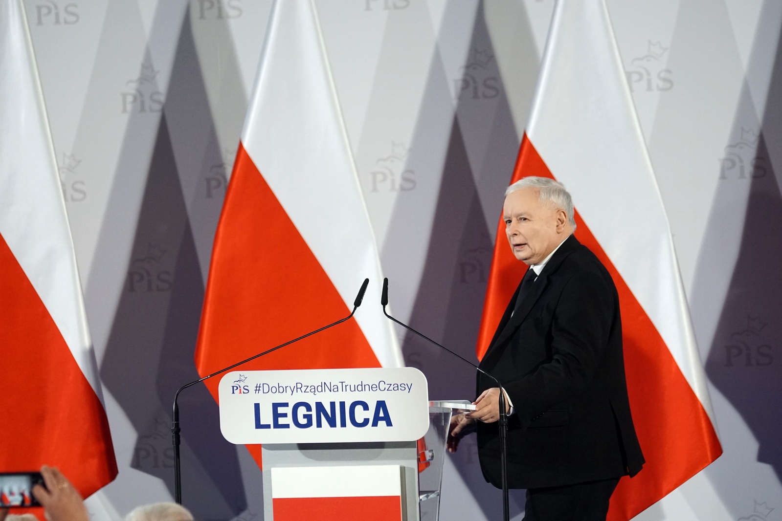 Kaczyński przemawiał do „swoich” w legnickim hotelu Qubus