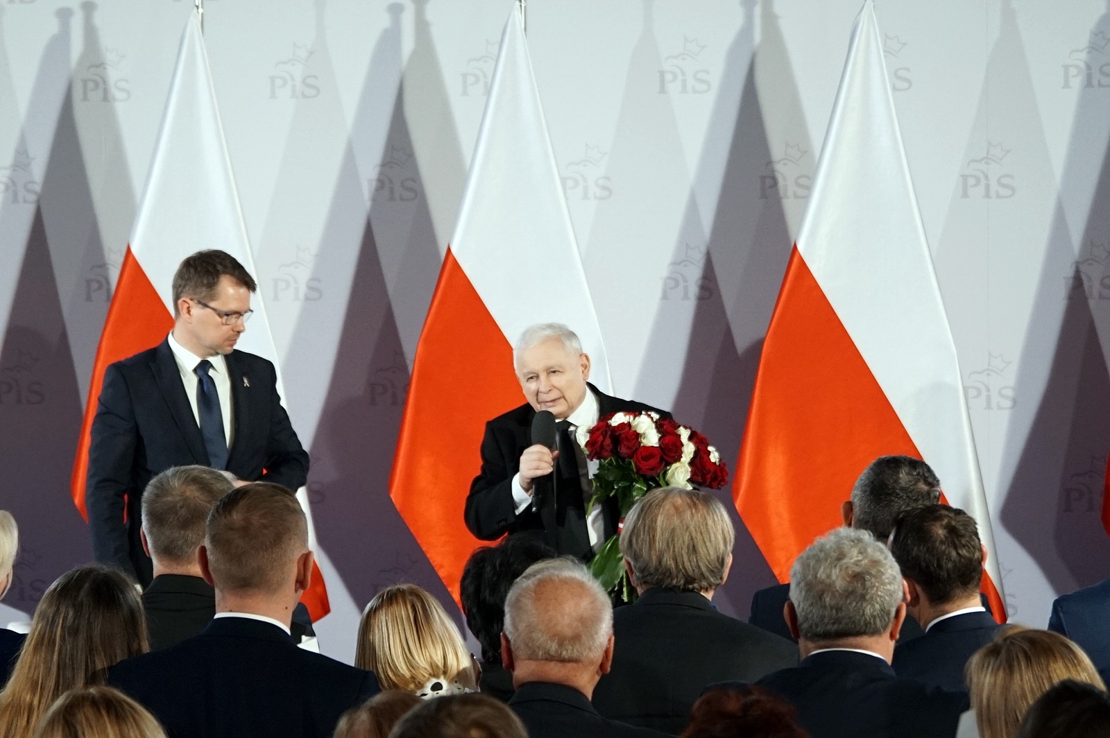 Kaczyński przemawiał do „swoich” w legnickim hotelu Qubus