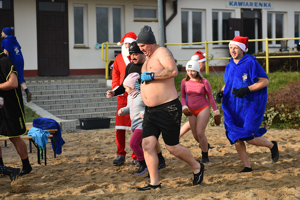 Mikołajkowe morsowanie na legnickim „Kormoranie”