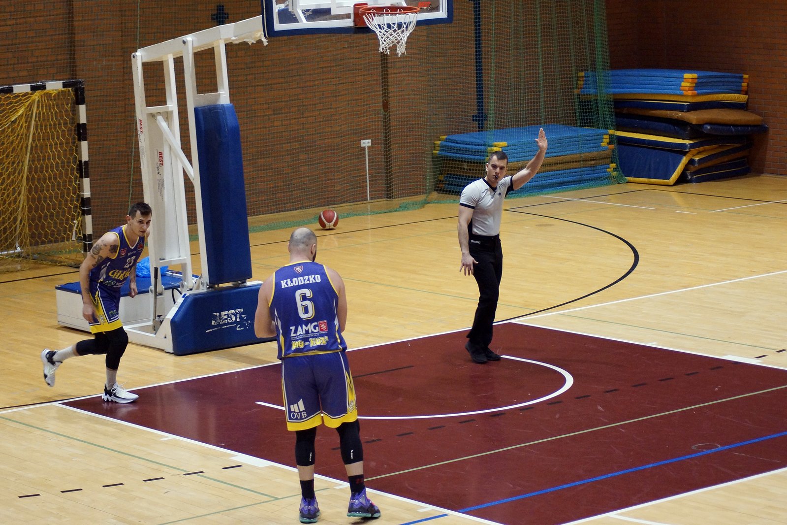 Basket Legnica po wygranej z Kłodzkiem zostaje liderem